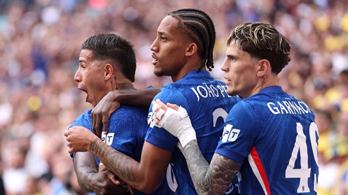 Are Chelsea a 'broken club'? McFarlane reacts to Carragher rant