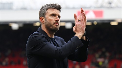 Carrick issues response to rumours Man Utd looking at other managers
