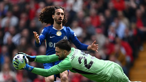 Quick-thinking Enzo brings end to Chelsea's losing run