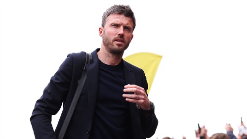 Carrick issues response to rumours Man Utd looking at other managers