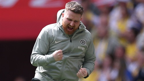 Are Chelsea a 'broken club'? McFarlane reacts to Carragher rant