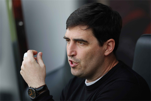 Crystal Palace set to ruin Chelsea's manager plans as they make move for Iraola