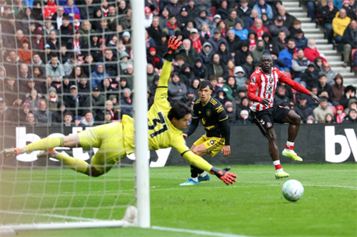 Sunderland 0-0 Manchester United: Sunderland suffer blow to European hopes with goalless draw to Man Utd