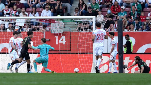 USMNT's Reyna scores first Gladbach goal in loss to Augsburg