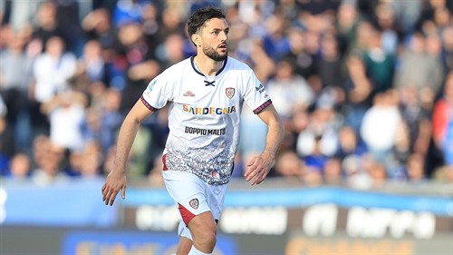 Davis accuses Dossena of 'cowardly' racial abuse