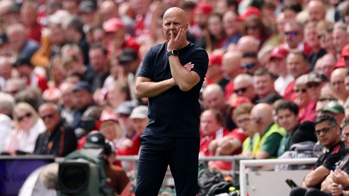 Slot vows to win back booing Liverpool fans
