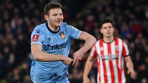 ‘Love it there’ - Could Mullin play for Wrexham again?