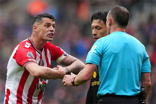 Sunderland’s Xhaka focused on strong finish after Man United draw