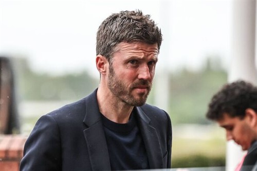 Michael Carrick may reject Man Utd job after being told to 'look at other clubs'