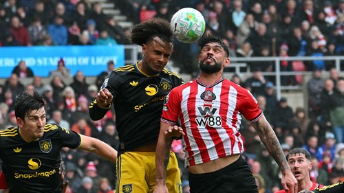 'So weak' - Zirkzee brutally told he's 'not a Man Utd player'
