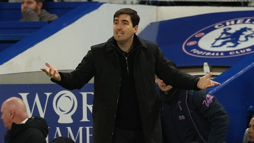 Chelsea, Real & Man Utd left hanging as Iraola delivers ‘no rush’ update