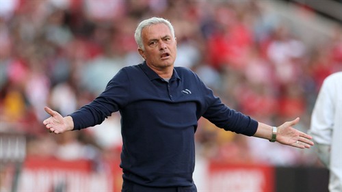Sneijder insists Mourinho is 'ideal' coach to fix Real Madrid