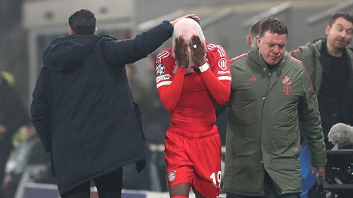 Bayern worried about Davies' mental state after 'bitter' injury blow