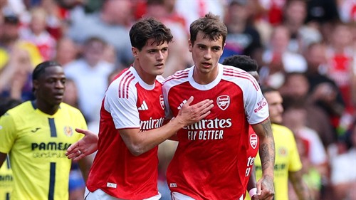 Arsenal star announces shock retirement from international football