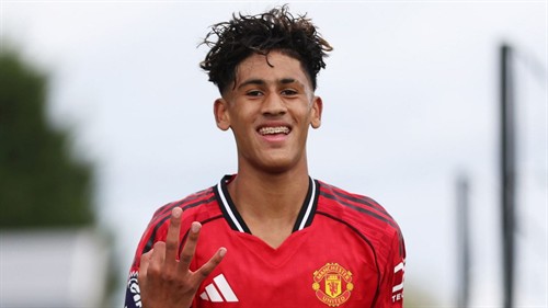 JJ Gabriel 'more than capable' of step up to Man Utd senior team - Fletcher