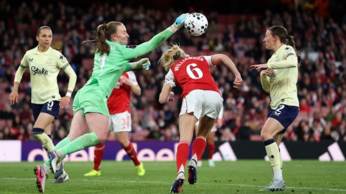 Blackstenius late show lifts Arsenal past Everton