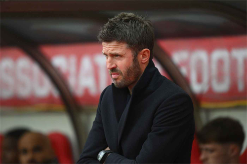 Michael Carrick in line for long-term stay at Manchester United