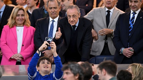 Perez argues with Real Madrid fans as security confiscate banners