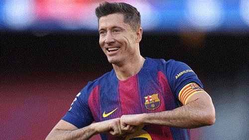 Lewandowski urged to join Man Utd after Barca exit