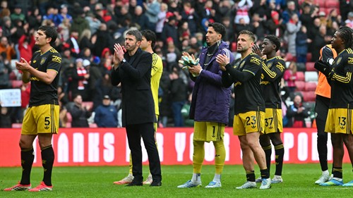Man Utd told to pair Carrick with Ferdinand or Vidic