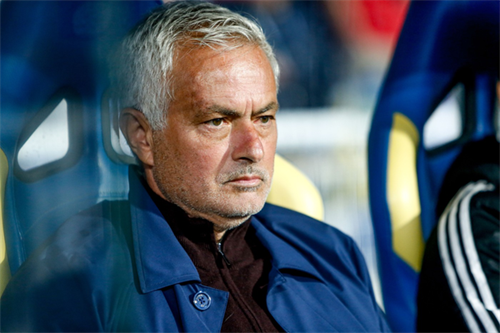 Jose Mourinho offered chance to sign six-time Premier League winner as first Real Madrid signing