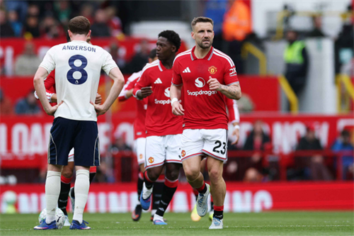Michael Carrick backs Luke Shaw for England World Cup call-up
