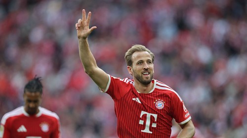 Kane determined to beat Lewandowski's Bundesliga goal record next season