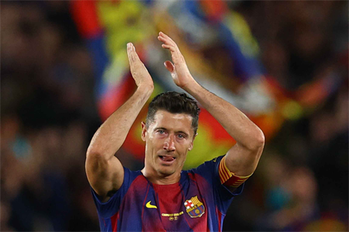 Mendieta says Lewandowski should head to the Championship: Wrexham is the place to go!