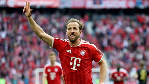 Martinez puts 'phenomenon' Kane above Haaland as best striker in world football