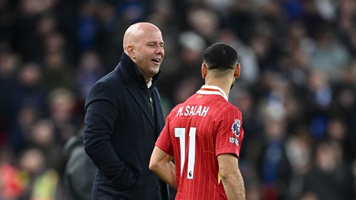 Carragher slams 'selfish' Salah over Slot comments
