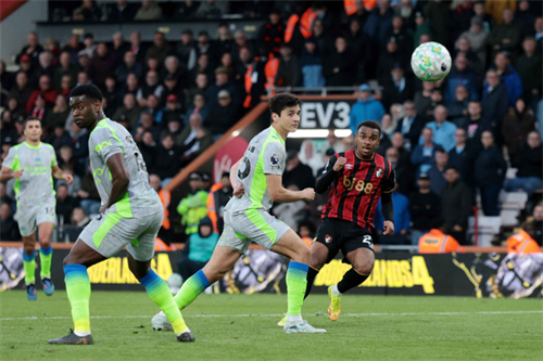 Bournemouth 1-1 Manchester City: Manchester City held by Bournemouth to hand Arsenal Premier League title