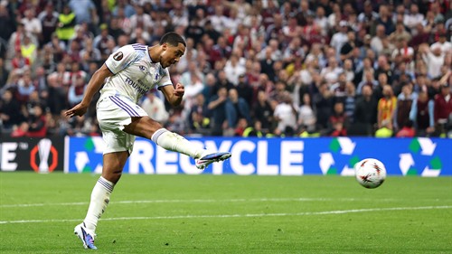 Buendia brilliant as EL king Emery ends Villa's trophy drought