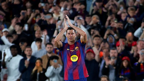 Barcelona chief Deco speaks out on Pedro transfer meeting claim