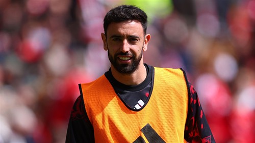 Fernandes wins PL Player of the Season as O'Reilly takes Young Player award