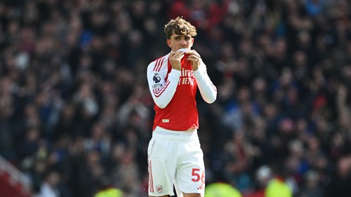 Arsenal starlet Dowman breaks ANOTHER record after making first PL start