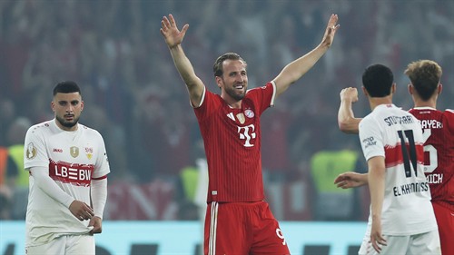 Kane hat-trick seals Bayern double