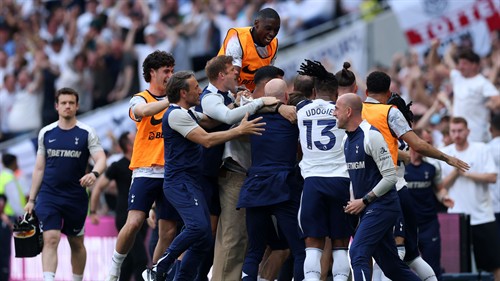 Kane sends message to Spurs fans after former club avoids relegation