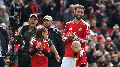 Fernandes claims PL assists record outright ahead of Henry & De Bruyne