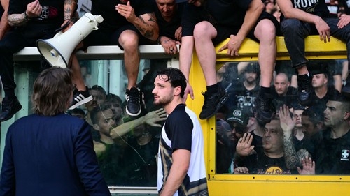 Cancellation and pitch invasions loomed! Chaos at Juve's Champions League showdown