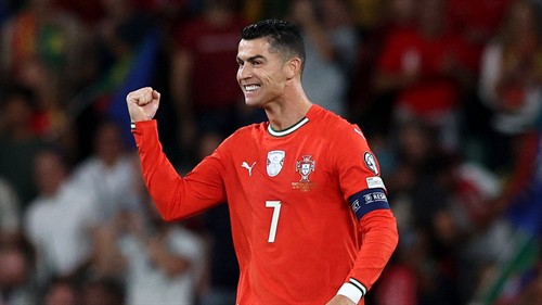Ronaldo backed to play alongside his son for Portugal at 2030 World Cup