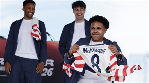 Luna sympathy, midfield questions - Social media reacts to USMNT
