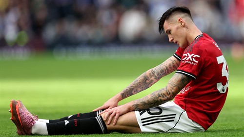 Sesko combines Ronaldo and Rooney to build perfect United striker