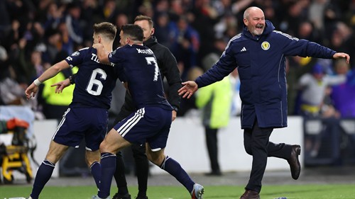 Clarke stays! Scotland boss signs contract extension