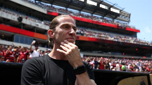 Ex-Chelsea full-back in talks for Leverkusen job
