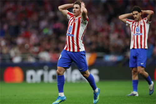 Atletico Madrid launch social media attack on Barcelona amid Julian Alvarez interest