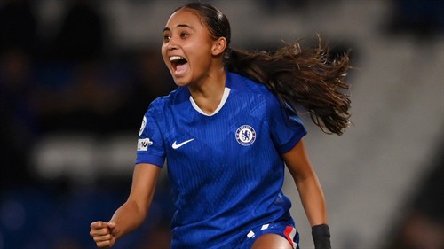 Is Chelsea star James injured? Lionesses get fitness update