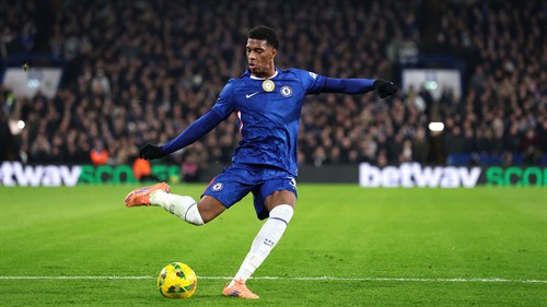Chelsea reject bids for defender deemed 'untouchable' by Alonso