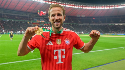 'One of the favourites' - Kane opens up on Ballon d'Or battle