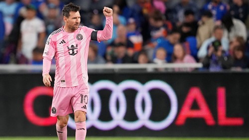 Barca congratulate Messi on prestigious Spanish award