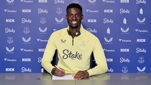 Dortmund launch move for Everton midfield sensation